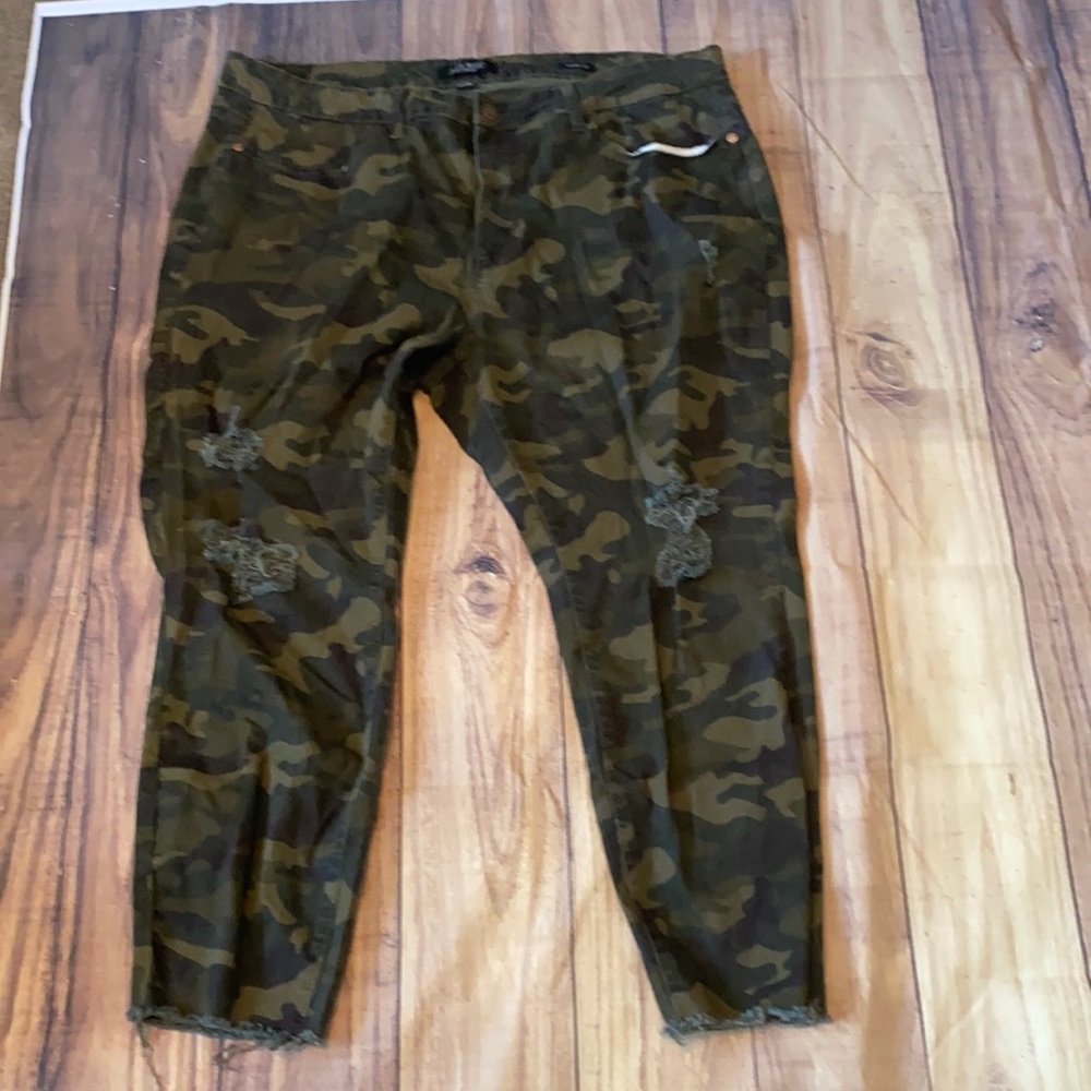 Judy Blue Camo Jeans Size 22W